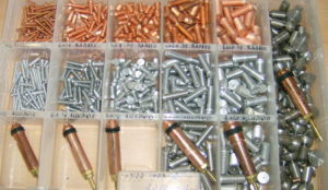 perni filettati e non in alluminio, inox e rame con relativi mandrini crteurosadature_com